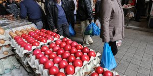 Κόκκινα αβγά, αγορά 