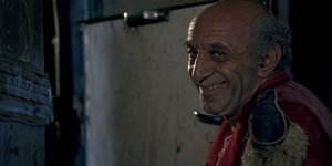 Κώστας Τσάκωνας χαμογελαστός