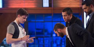 Οι κριτές του MasterChef δοκιμάζουν το πιάτο του Πανούλη