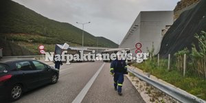 Νταλίκα ανατράπηκε στην Ιόνια Οδό στο τούνελ της Κλόκοβας