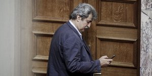 Ο Παύλος Πολάκης αποχωρεί από την Ολομέλεια της Βουλής