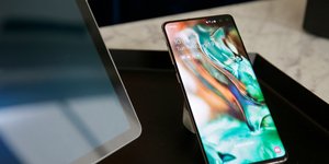 το νέο Samsung Galaxy/Φωτογραφία: AP