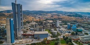 To εργοστάσιο τσιμέντου «ΤΙΤΑΝ» στη Θεσσαλονίκη