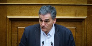 Ο Ευκλείδης Τσακαλώτος στη Βουλή