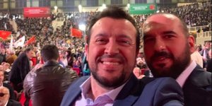 Τζανακόπουλος και Παππάς selfie στο Γαλάτσι