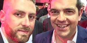 H selfie του Τζέισον Αντιγόνη με τον Αλέξη Τσίπρα