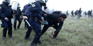 Πίσω από την υπόθεση των Διαβατών βρίσκεται διεθνές κύκλωμα διακινητών λέει ο Δημήτρης Βίτσας