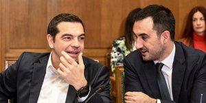 Αλέξης Τσίπρας και Α. Χαρίτσης στο υπουργικό συμβούλιο -Φωτογραφία: EUROKINISSI/ ΤΑΤΙΑΝΑ ΜΠΟΛΑΡΗ