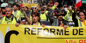 21 Σαββατοκύριακα κινητοποιήσεων συμπλήρωσαν τα «κίτρινα γιλέκα»