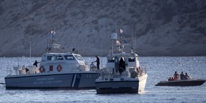 Λιμενικό με δύο σκάφη