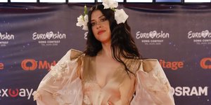 Κατερίνα Ντούσκα με στεφάνι 