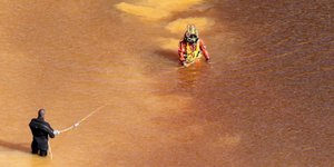 Ψάχνουν την Κόκκινη Λίμνη 