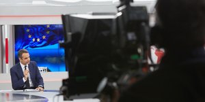 Κυριάκος Μητσοτάκης μπροστά στην κάμερα