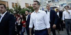 Κυριάκος Μητσοτάκης προχωράει