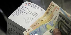 Λογαριασμός ΔΕΗ και χρήματα