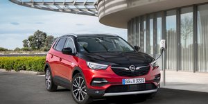 Υβριδικό Opel Grandland X με 300 άλογα