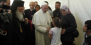 Ο Πάπας με τον Πατριάρχη Βαρθολομαίο στη Μόρια
