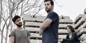 Τρεις νέοι
