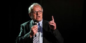 Ο σεισμολόγος Άκης Τσελέντης