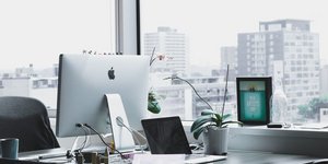 Αντικείμενα πάνω στο γραφείο