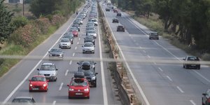 Αυτοκίνητα στην Εθνική οδό