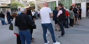Ουρές σε εκλογικό κέντρο