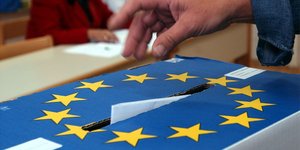 Στις κάλπες οι κάτοικοι της ΕΕ για της Ευρωεκλογές 2019