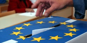 Μπροστά η ΝΔ με 6,5 μονάδες διαφορά