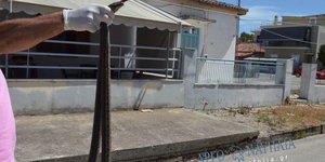 Το σχετικά μεγάλο φίδι που βρέθηκε στην είσοδο κατοικίας στη Νέα Κίο