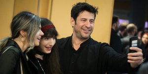 Ο Αλέξης Γεωργούλης βγάζει selfie