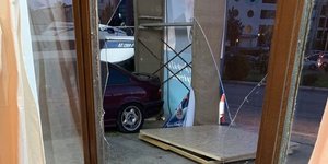 Βανδάλισαν εκλογικό περίπτερο στη Γλυφάδα