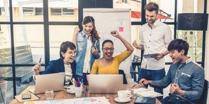 Οι 22 μικρές συνήθειες που θα μας κάνουν να βρούμε την ευτυχία