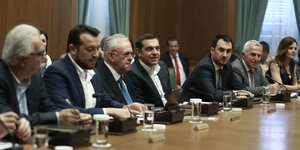 Υπουργικό Τσίπρας τραπέζι