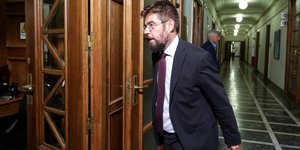 Ο Μιχάλης Καλογήρου λίγο πριν μπει στο υπουργικό συμβούλιο