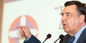 Ο Γιώργος Καρατζαφέρης