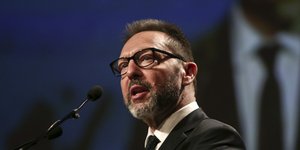 Καρφιά Γιάννη Στουρνάρα για τις παροχές Τσίπρα