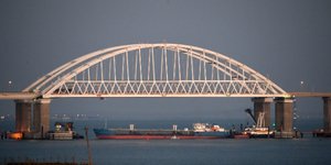 Ο πορθμός Κερτς όπου κατασχέθηκαν τα ουκρανικά πλοία/Φωτογραφία: AP