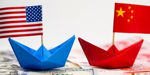 Χάρτινα καραβάκια ΗΠΑ και Κίνας