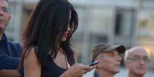 Μικρότερες χρεώσεις σε κλήσεις και sms στην ΕΕ από τις 16 Μαΐου