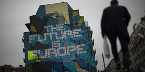 Γκράφιτι στον τοίχο κτιρίου στο Βέλγιο που γράφει «Το μέλλον είναι η Ευρώπη»