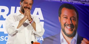 Ο Ματέο Σαλβίνι σε προεκλογική συγκέντρωση του κόμματος της Λέγκας του Βορρά 