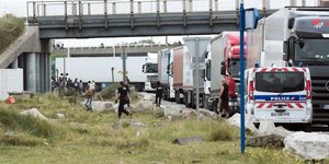 Συναγερμός με μετανάστες σε στρατιωτική βάση