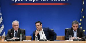 Τα μέτρα μείωσης των φόρων που ανακοίνωσε ο Αλέξης Τσίπρας συνιστούν επιστροφή στην εποχή Σαμαρά