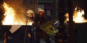 Επεισόδια με μολότοφ στο κέντρο της Θεσσαλονίκης
