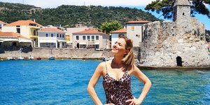 Η Νάντια Μπουλέ στο λιμάνι της Ναυπάκτου την ημέρα των εκλογών