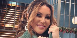 Ναταλία Γερμανού πράσινο πουλόβερ 