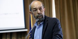 Ο Νίκος Μπελαβίλας