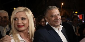 Γιώργος και Μαρίνα Πατούλη μετά την ανακοίνωση των αποτελεσμάτων