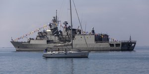 Πλοίο του ελληνικού πολεμικού ναυτικού στις ελληνικές θάλασσες