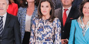 Η βασίλισσα Λετίθια με ένα πανέμορφο φόρεμα του οίκου Sandro